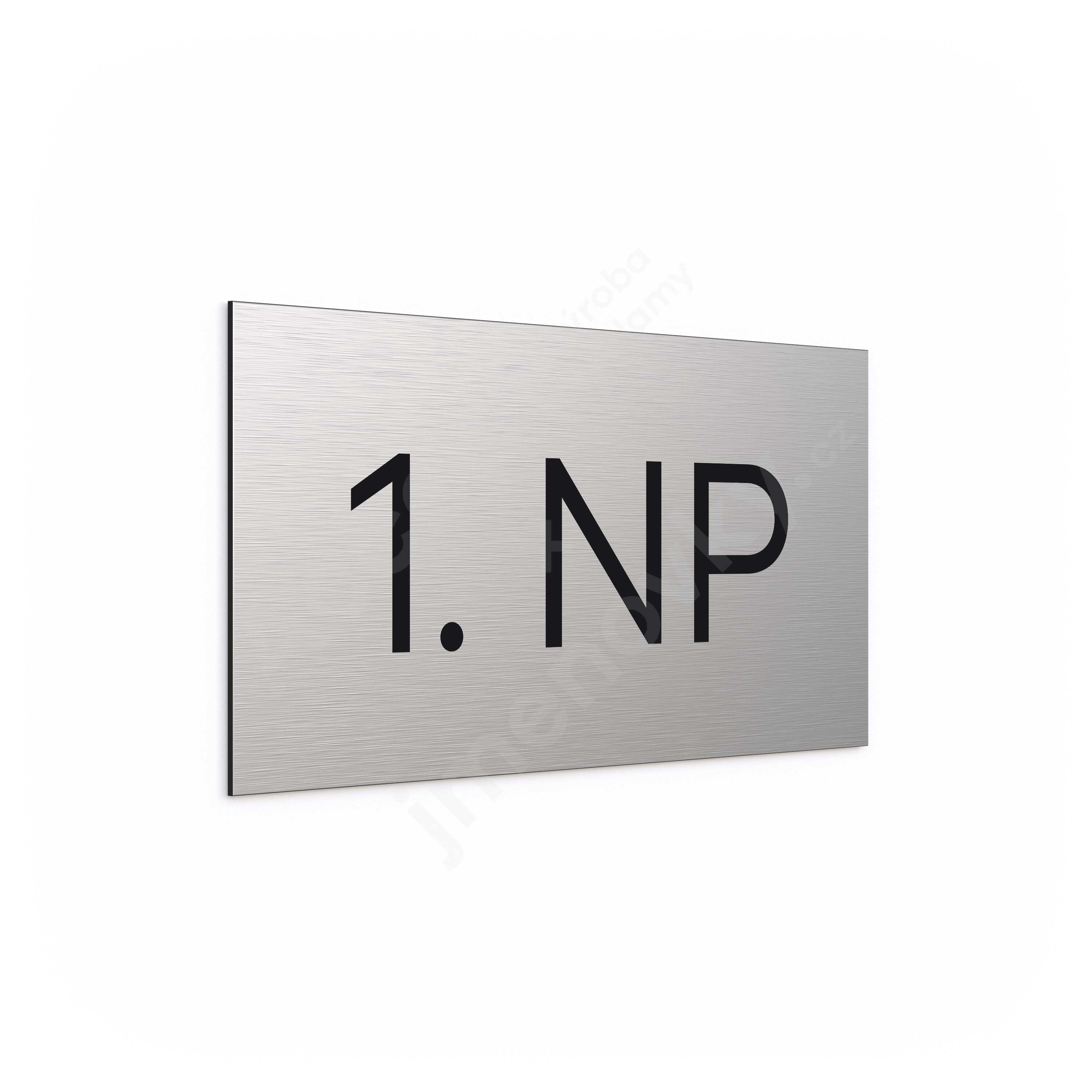 ACCEPT Označení podlaží "1. NP" (300 x 150 mm) - stříbrná tabulka - černý popis